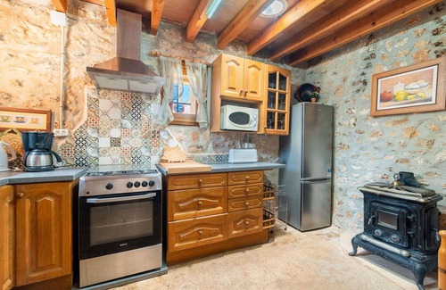 Cala Llombards Casa | Estupenda casa de vacaciones privada con TV, balcón, mascotas permitida y aparcamiento