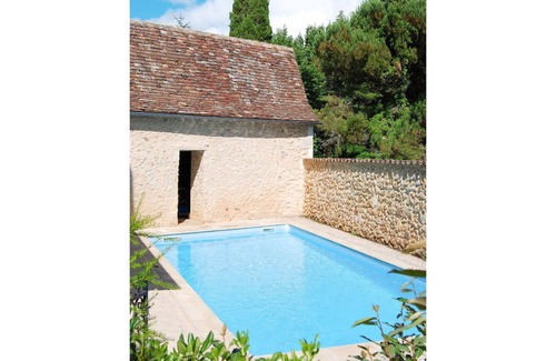 Saint-Jean-dEstissac Villa | Estupenda casa de vacaciones privada con WIFI, piscina privada, TV, mascotas permitida, aparcamiento