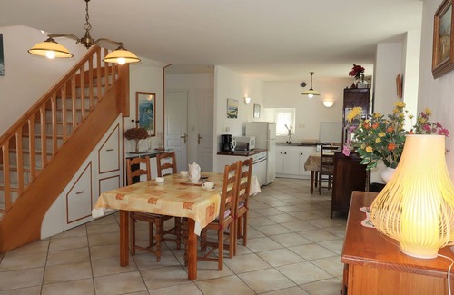 Ploemeur Casa | Maravillosa casa de vacaciones privada para 4 personas con TV, mascotas permitida y aparcamiento