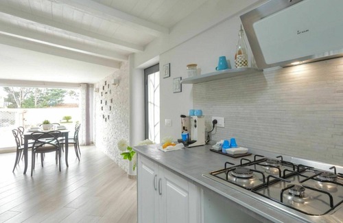 Partinico Villa | Casa de vacaciones privada con WIFI, piscina privada, A/C, TV, mascotas permitida, aparcamiento