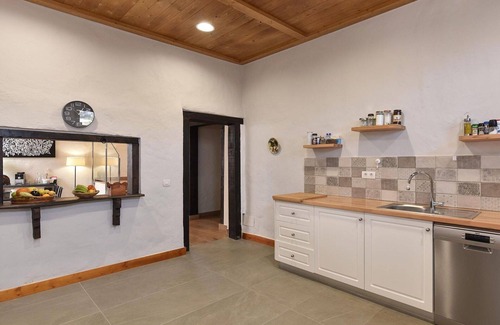 Arucas Casa | Preciosa casa de vacaciones privada con piscina privada, WIFI, TV, patio y aparcamiento