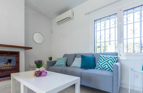 Cambrils Casa | Wonderful private villa for 6 people with A/C, hot tub, WIFI, TV and patio