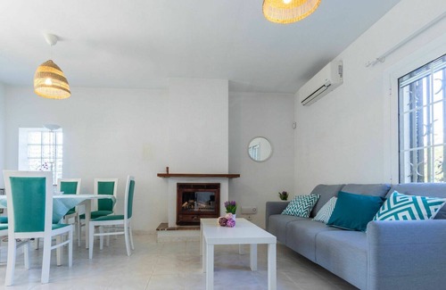 Cambrils Casa | Wonderful private villa for 6 people with A/C, hot tub, WIFI, TV and patio