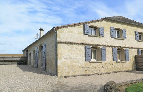 Puymiclan Villa | Casa de vacaciones privada con piscina privada, WIFI, TV, terraza, mascotas permitida, aparcamiento