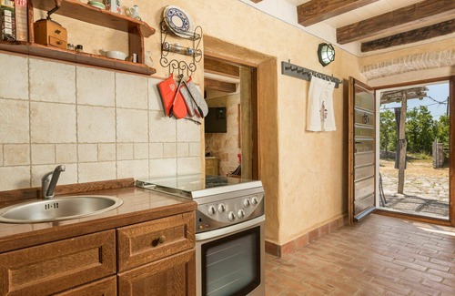 Donja Klada Casa | Estupenda casa de vacaciones privada con jacuzzi, A/C, WIFI, TV, terraza, aparcamiento
