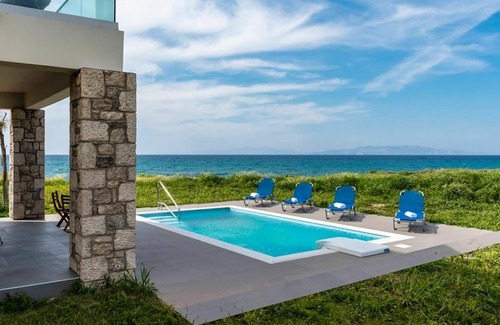 Fanes Villa | Casa de vacaciones privada con A/C, WIFI, piscina privada, TV, balcón, vista panorámica