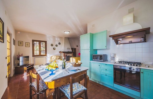 Massa Casa | Estupenda casa de vacaciones privada para 4 personas con WIFI, TV, terraza y aparcamiento