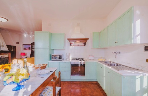 Massa Casa | Estupenda casa de vacaciones privada para 4 personas con WIFI, TV, terraza y aparcamiento