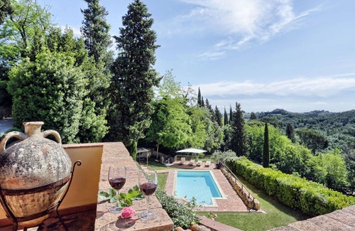 Gambassi Terme Villa | Estupenda casa de vacaciones privada con piscina privada, WIFI, A/C, TV, patio, aparcamiento