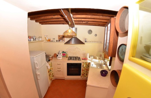 Cascine-La Croce Villa | Casa de vacaciones privada con piscina privada, WIFI, A/C, veranda, aparcamiento, cerca de Lucca