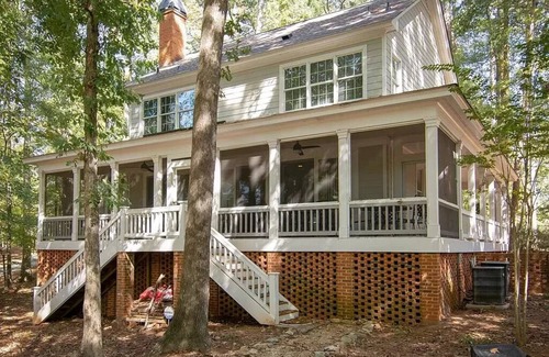 Lake Oconee Cabaña | Wonderful Reynolds Lake Oconee Cottage! 3 bed/2.5 bath, Lake, Pool, Tennis, Golf