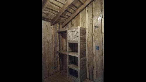 Pucon Casa | Wonderful rustic cabin 2, with native logs, on the banks of the Trancura River