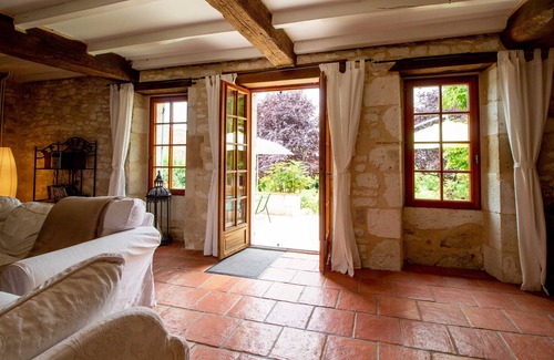 Douzains Otro | Wonderful stone built farmhouse with four bedrooms and fab views