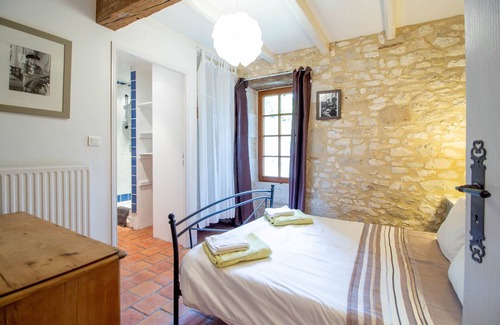 Douzains Otro | Wonderful stone built farmhouse with four bedrooms and fab views