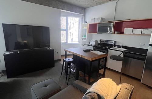 City Park West Apartamento | Wonderful Studio in City Park West, pet friendly building.