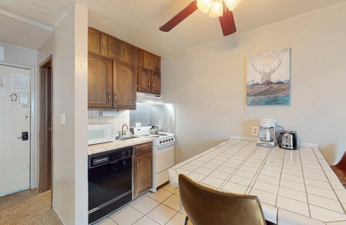 Yosemite National Park Apartamento | Wonderful studio with balcony - inside Yosemite National Park