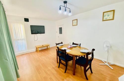 Fryent Apartamento | Wonderful Two Bedroom Apartment in London