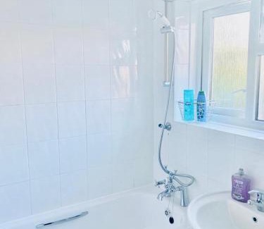 Fryent Apartamento | Wonderful Two Bedroom Apartment in London