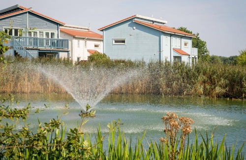 Hopton Casa | Maravillosa casa de vacaciones con bañera de hidromasaje, WIFI, balcón y aparcamiento