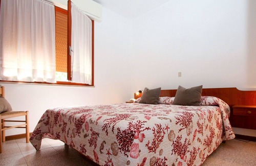 Lignano Pineta Casa | Wonderful villa for 6 people with A/C, TV, terrace, pets allowed and parking