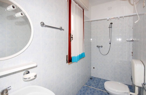 Lignano Pineta Casa | Wonderful villa for 6 people with A/C, TV, terrace, pets allowed and parking