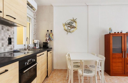 Los Alcázares Casa | Estupenda casa de vacaciones para 4 personas con WIFI, piscina, A/C, TV, terraza y aparcamiento
