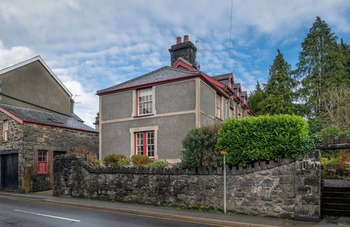 Llanrwst Casa | Preciosa casa de vacaciones para 16 personas con WIFI, mascotas permitida y aparcamiento