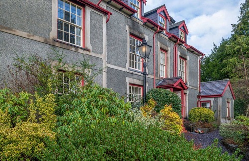 Llanrwst Casa | Preciosa casa de vacaciones para 16 personas con WIFI, mascotas permitida y aparcamiento