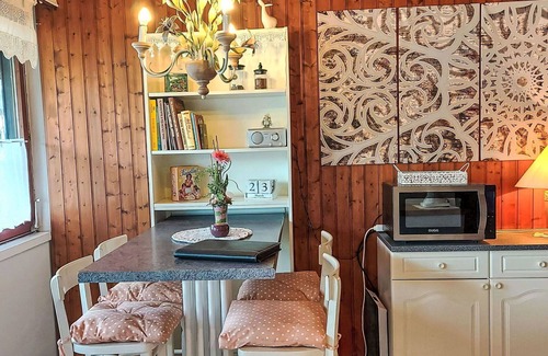 Ense Casa | Preciosa casa de vacaciones para 5 personas con WIFI, TV, terraza y aparcamiento