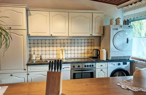 Ense Casa | Preciosa casa de vacaciones para 5 personas con WIFI, TV, terraza y aparcamiento