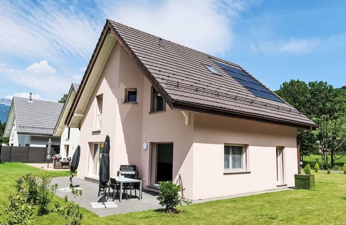 Les Posses-sur-Bex Casa | Wonderful villa for 6 guests with WIFI, TV, terrace and parking