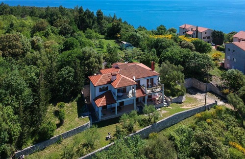 Sveta Marina Casa | Estupenda casa de vacaciones con A/C, WIFI, TV, terraza, mascotas permitida y aparcamiento