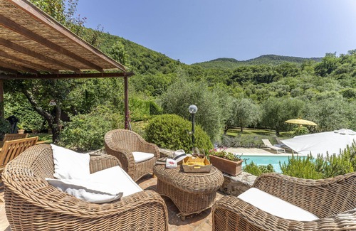 Vaiano Villa | Casa de vacaciones con A/C, piscina privada, WIFI, TV, veranda, vista panorámica, aparcamiento
