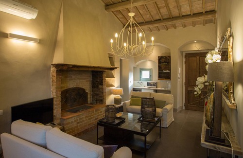 Montecolognola Villa | Villa con vistas panorámicas, 5 dormitorios, piscina privada y un spa