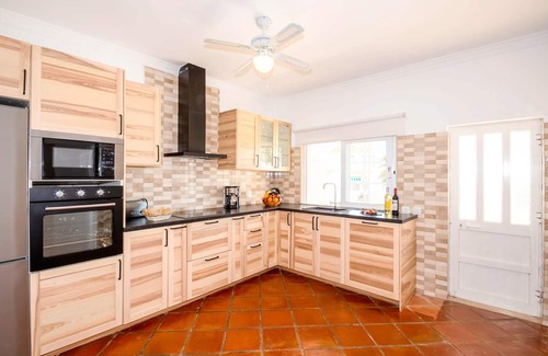 Sesmarias Villa | WONDERFUL VILLA WITH PRIVATE HEATABLE SWIMMING POOL, FREE WIFI, & AIR CON