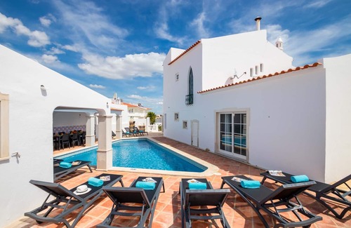 Sesmarias Villa | WONDERFUL VILLA WITH PRIVATE HEATABLE SWIMMING POOL, FREE WIFI, & AIR CON
