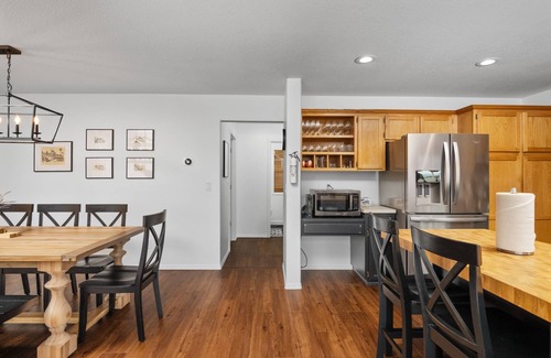 Dundee Casa | Wonderful Wine Country Location, Pet Friendly, Fully Fenced Backyard, 1/2 Mile From Downtown Dundee