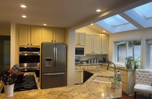 Bothell Casa | Wonderful Woodinville Wine region with hot tub