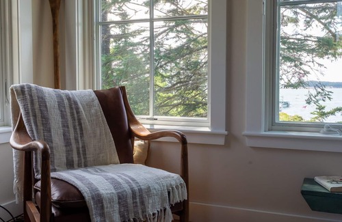 Spruce Head Cabaña | Cabaña de nueva construcción frente al mar con encanto clásico de Maine