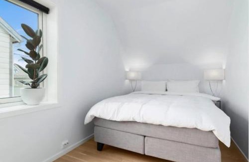Alesund Apartamento | Wonderfully located, 2BR, Balcony