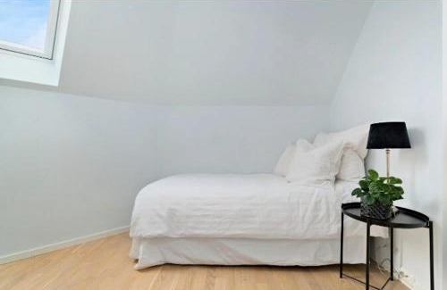 Alesund Apartamento | Wonderfully located, 2BR, Balcony