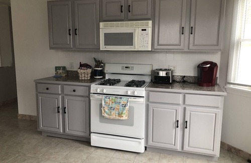 Popponesset Casa | Wonderfully Spacious Poppy beach house walk to water and market place 3BR-4 bath