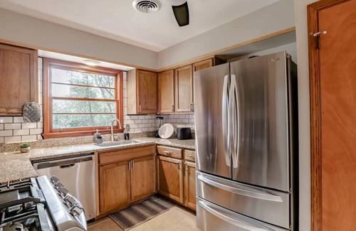 Mobile Casa | Wonderstruck on Wendover- 20 Mins to Downtown