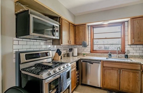 Mobile Casa | Wonderstruck on Wendover- 20 Mins to Downtown