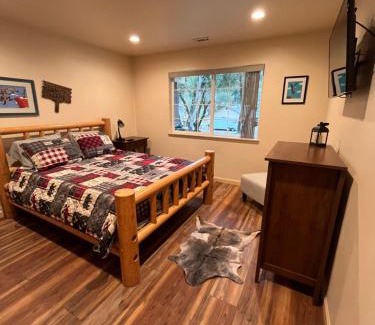 Mariposa Casa | Wonky Donkey Den 30 mi to Yosemite Arch Entrance