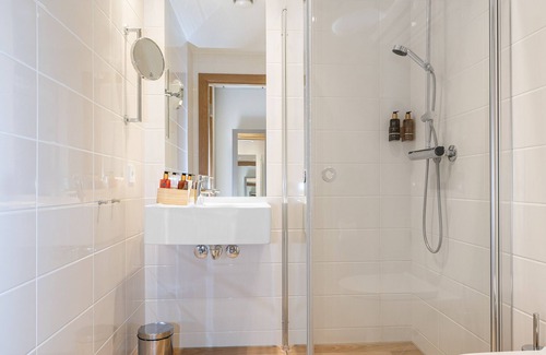 Brumunddal Hotel | Wood Hotel by Frich's