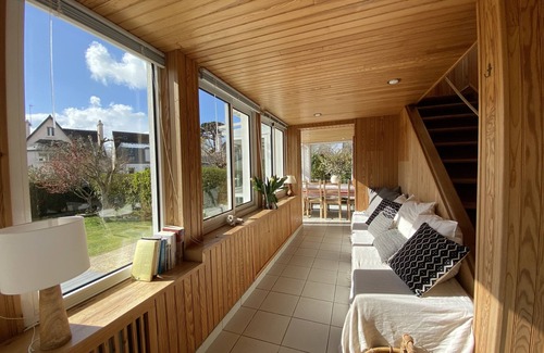 Finistere Casa | wood-panelled sailor's cottage a stone's throw from the port