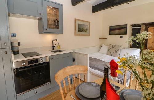 Earl Sterndale Cabaña | Woodbine Retreat