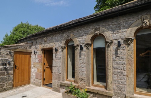 Earl Sterndale Cabaña | Woodbine Retreat