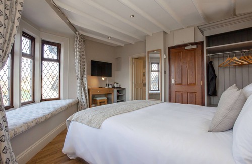 Sidcot Casa | Woodborough Inn